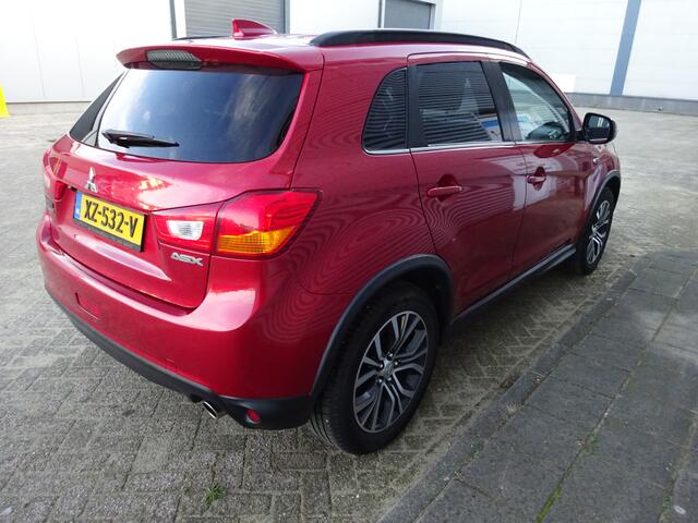 Mitsubishi ASX 1.6 CARPLAY TREKHAAK ALL SEASONBANDEN 1.200 KG TREKKEN