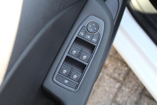 Mitsubishi COLT 1.0T MT Intense NIEUW! Cruise/Climate control, 16"LM velgen, Camera, Parkeersensoren V+A, uit 2024