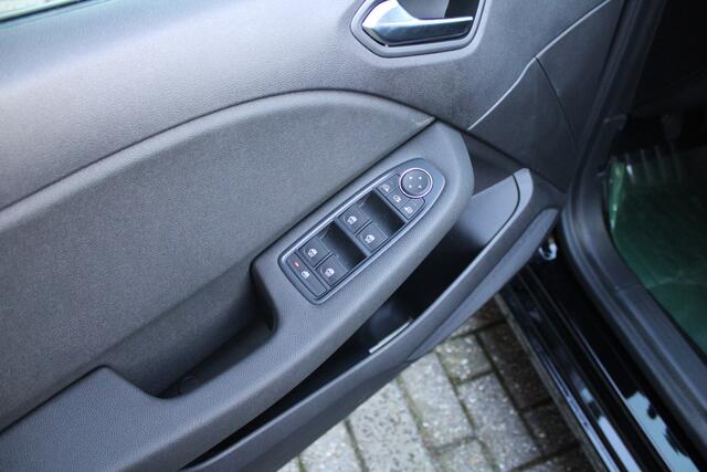 Mitsubishi COLT 1.0T MT Intense+ NIEUW! Cruise/Climate control, 17"LM velgen, Camera, Apple carplay/Android auto, Parkeersensoren V+A