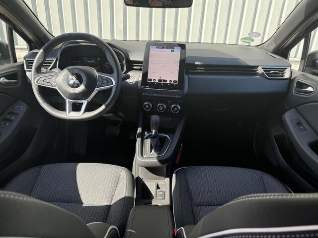 Mitsubishi COLT 1.6 HEV First Edition / Achteruitrijcamera / 17" Lichtmetaal / Navigatie / Dodehoekdetectie / Draadloze lader / Climate Control / Cruise Control /