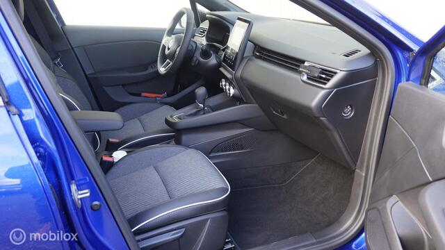 Mitsubishi COLT 1.6 HEV First Edition