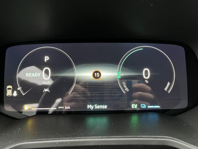 Mitsubishi COLT 1.6 HEV Instyle / Automaat / Full Options! / Vierseizoenenbanden / Bose Audio / Navigatie / Stoel- & Stuurverwarming / 360 Graden Camera / Adaptieve Cruise Control / Climate Control / Parkeer Assistent / Digitale Cockpit / DAB / Garantie t/m 04-03-2033 /