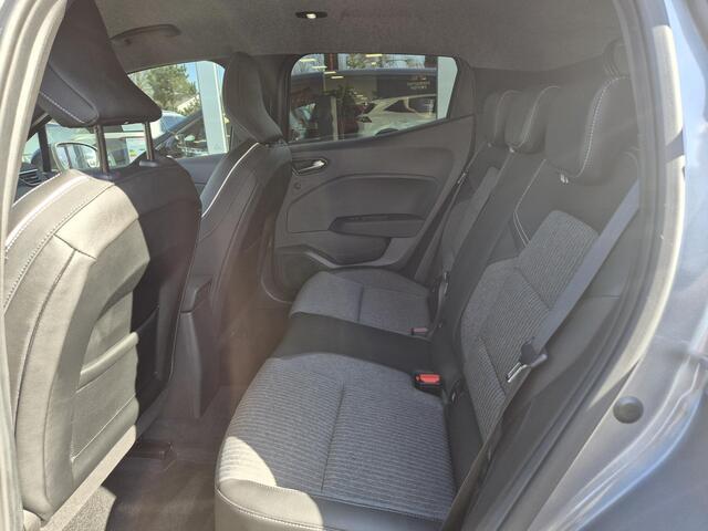 Mitsubishi COLT 1.6 HEV Instyle | Afneembare trekhaak | Bose | Allseason banden |