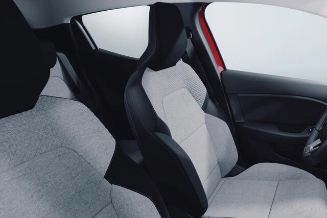 Mitsubishi COLT Intense 1.6 HEV | Achteruitrijcamera | Climate Control (1 zone) | Cruise Control met snelheidsbegrenzer