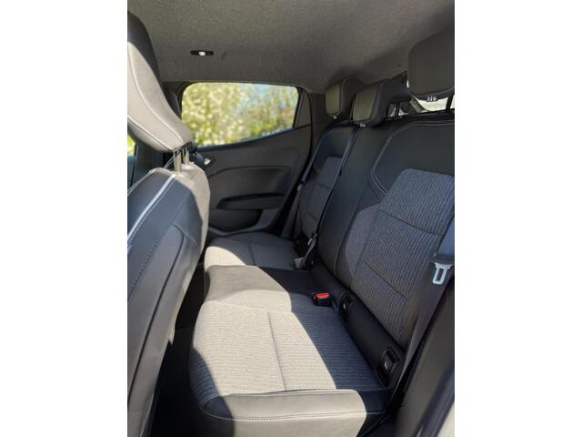 Mitsubishi COLT 1.6 HEV First Edition