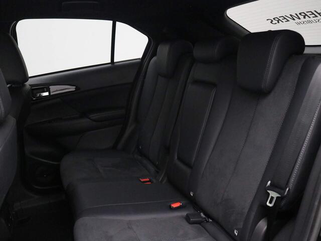Mitsubishi ECLIPSE Cross 2.4 PHEV Black Edition / Navigatie / 8 jaar fabrieks garantie / LMV / Airco Climate control / full Option /