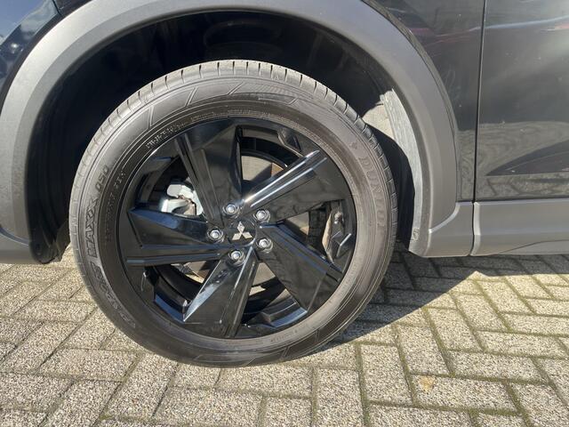 Mitsubishi ECLIPSE 2.4 PHEV Black edition Afneembare Trekhaak/ Navi / Camera