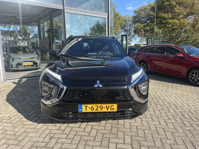 Mitsubishi ECLIPSE 2.4 PHEV Black edition Afneembare Trekhaak/ Navi / Camera