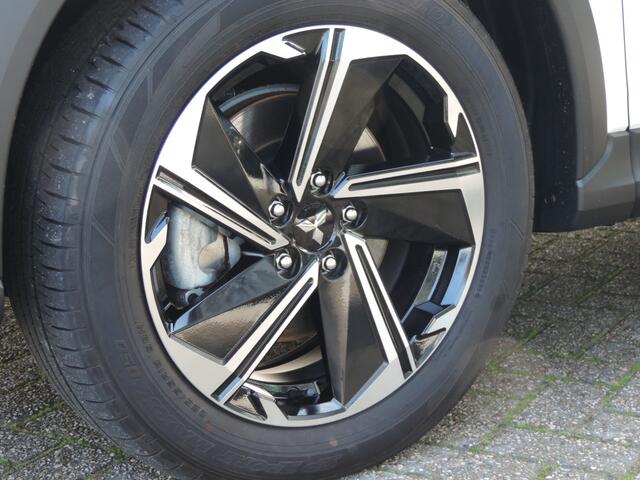 Mitsubishi ECLIPSE Cross 2.4 PHEV Intense+ - Nav | Camera | PDC v+a | Standkachel | Apple CarPlay | Led
