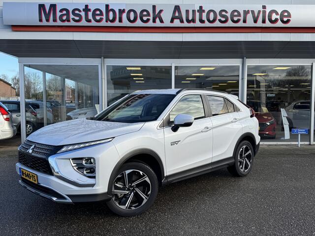 Mitsubishi ECLIPSE Cross 2.4 PHEV Intense+ staat in Hardenberg