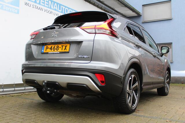 Mitsubishi ECLIPSE Cross 2.4 PHEV Intense+ | Incl. 12 maanden Garantie | Climate controle | Achteruitrijcamera | Stoelverwarming | Navigatie | Parkeersensoren V+A | Trekhaak | Bestuurdersstoel elektrisch verstelbaar | Keyless entry/start | Cruise controle | Lane assist | DA