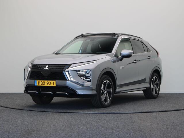 Mitsubishi ECLIPSE Cross 2.4 PHEV Instyle | 1500kg Trekvermogen | Schuif/Kantel Dak | Stoelverwarming Voor en Achter | Adaptieve Cruise Control |