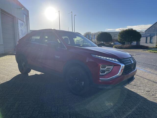 Mitsubishi ECLIPSE Cross 2.4 PHEV Black Edition Van ¤ 47.630,- voor ¤ 39.430,-