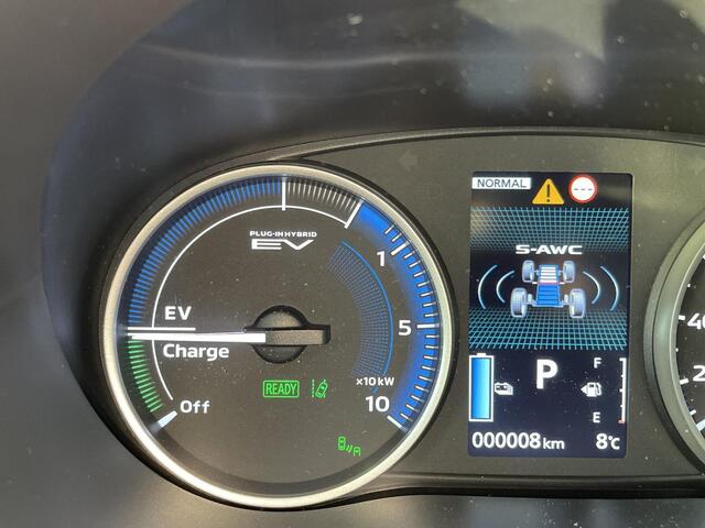 Mitsubishi ECLIPSE Cross 2.4 PHEV Black Edition Van ¤ 47.630,- voor ¤ 39.430,-