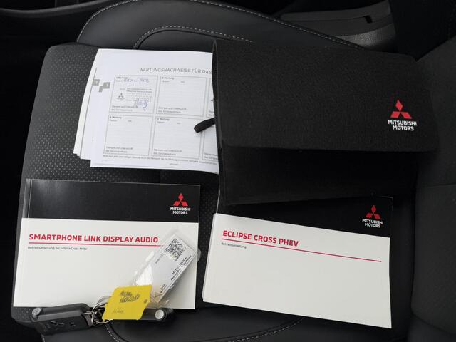 Mitsubishi ECLIPSE Cross 2.4 PHEV Executive 1500 KG Trekgewicht / Stuurwiel Verwarmbaar / Stoelverwarming / Apple Carplay / 360 Graden Camera / Adaptieve Cruise Control / Dode Hoek Detectie