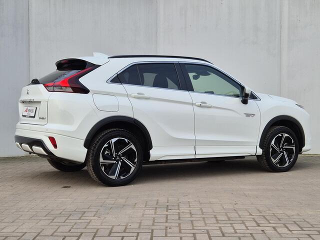 Mitsubishi ECLIPSE Cross 2.4 PHEV Executive / Adaptieve Cruise Control / 1500kg Trekgewicht / Stuur- en Stoelverwarming / Stand kachel / Apple Carplay Android Auto / Lichtmetalen wielen 18" /