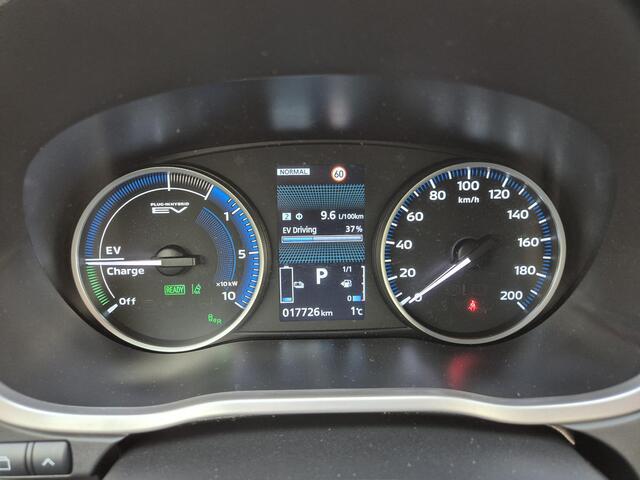 Mitsubishi ECLIPSE Cross 2.4 PHEV Executive / Adaptieve Cruise Control / 1500kg Trekgewicht / Stuur- en Stoelverwarming / Stand kachel / Apple Carplay Android Auto / Lichtmetalen wielen 18" /