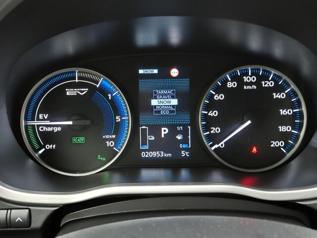 Mitsubishi ECLIPSE Cross 2.4 PHEV Executive Automaat / Adaptief cruise control / Trekgewicht 1500 Kg / Apple Carplay Android Auto / Stand Kachel / Rondomzicht camera /