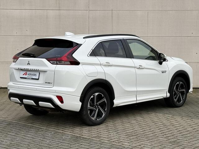 Mitsubishi ECLIPSE Cross 2.4 PHEV Executive S-AWC 4WD Automaat / Adaptieve Cruise Control / 1500kg Trekgewicht / Stoel/Stuurverwarming / Adaptive Cruise Control / Keyless / Full LED /