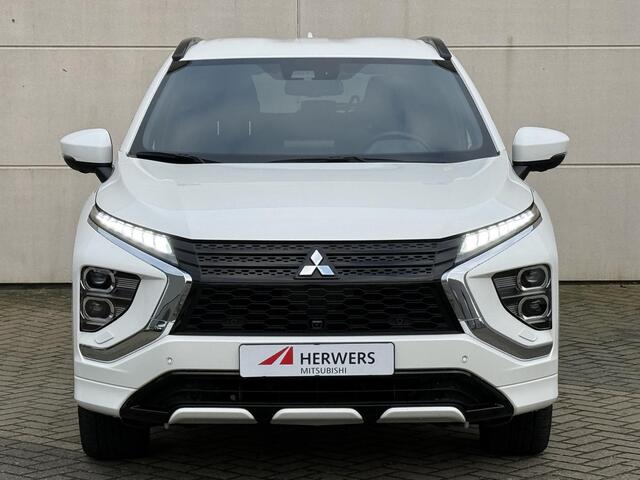 Mitsubishi ECLIPSE Cross 2.4 PHEV Executive S-AWC 4WD Automaat / Adaptieve Cruise Control / 1500kg Trekgewicht / Stoel/Stuurverwarming / Adaptive Cruise Control / Keyless / Full LED /