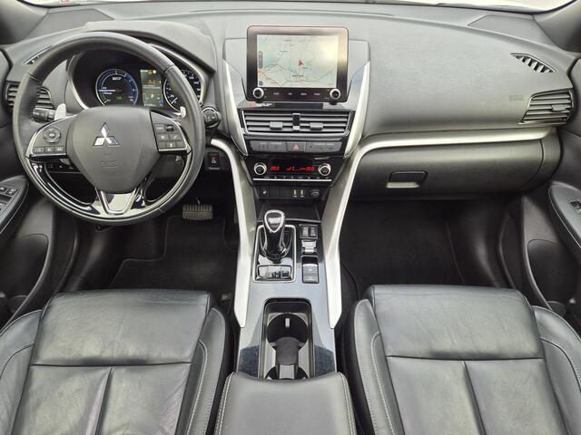 Mitsubishi ECLIPSE Cross 2.4 PHEV Prestige S-AWC 4WD Automaat / Trekgewicht 1500 Kg / Glazen schuif- en kanteldak / Adaptief cruise control / Stuur-, Stoelverwarming / Navigatie / Achteruitrijcamera /