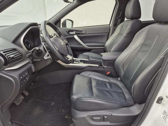 Mitsubishi ECLIPSE Cross 2.4 PHEV Prestige S-AWC 4WD Automaat / Trekgewicht 1500 Kg / Glazen schuif- en kanteldak / Adaptief cruise control / Stuur-, Stoelverwarming / Navigatie / Achteruitrijcamera /