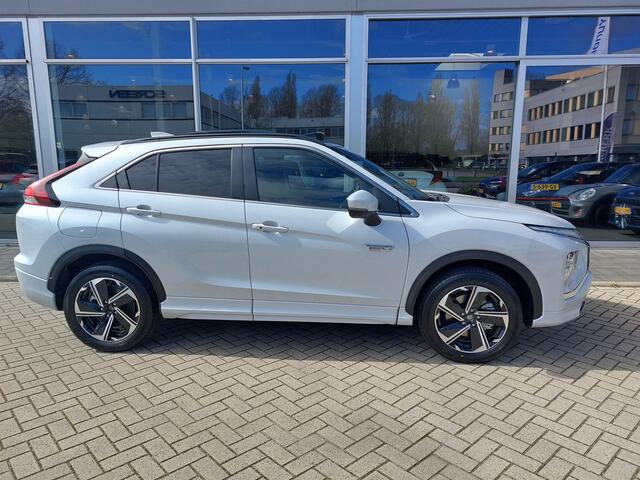 Mitsubishi ECLIPSE Cross 2.4 PHEV Instyle VAN ¤ 49.140,- VOOR ¤ 40.930,-