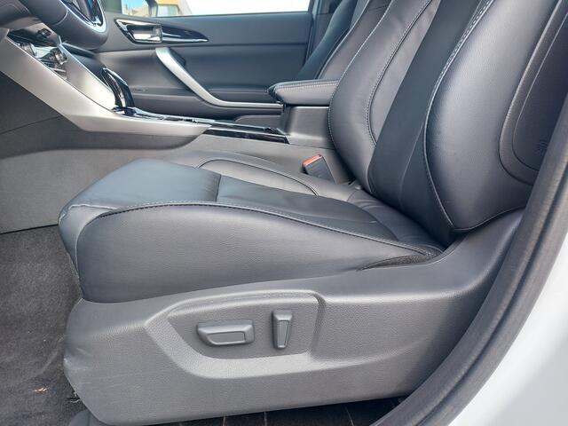 Mitsubishi ECLIPSE Cross 2.4 PHEV Instyle VAN ¤ 49.140,- VOOR ¤ 40.930,-
