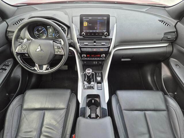 Mitsubishi ECLIPSE Cross 2.4 PHEV Prestige Automaat / Trekgewicht 1500 Kg / Schuif-Kanteldak / Stuur-, Stoelverwarming / Adaptief cruise control / Navigatie via Apple Carplay of Android Auto /