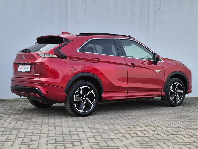 Mitsubishi ECLIPSE Cross 2.4 PHEV Prestige Automaat / Trekgewicht 1500 Kg / Schuif-Kanteldak / Stuur-, Stoelverwarming / Adaptief cruise control / Navigatie via Apple Carplay of Android Auto /