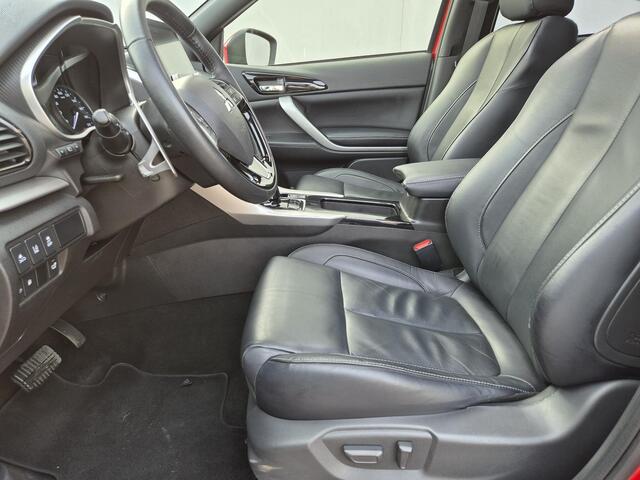 Mitsubishi ECLIPSE Cross 2.4 PHEV Prestige Automaat / Trekgewicht 1500 Kg / Schuif-Kanteldak / Stuur-, Stoelverwarming / Adaptief cruise control / Navigatie via Apple Carplay of Android Auto /