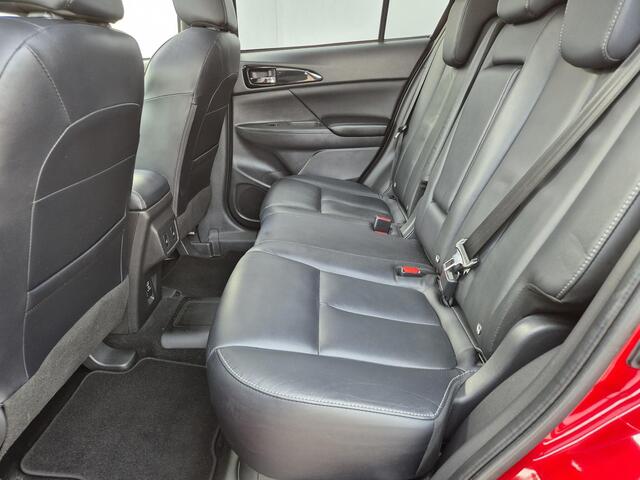 Mitsubishi ECLIPSE Cross 2.4 PHEV Prestige Automaat / Trekgewicht 1500 Kg / Schuif-Kanteldak / Stuur-, Stoelverwarming / Adaptief cruise control / Navigatie via Apple Carplay of Android Auto /