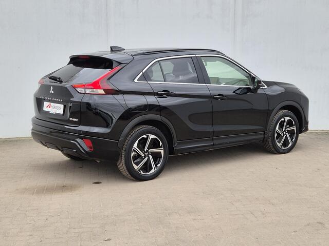 Mitsubishi ECLIPSE Cross 2.4 PHEV Instyle Automaat / HUD / Trekgewicht 1500 kg / Stuur-, en stoelverwarming / Glazen schuif- en kanteldak / Adaptief cruise control / Rondomzicht camera /