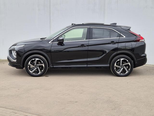 Mitsubishi ECLIPSE Cross 2.4 PHEV Instyle Automaat / HUD / Trekgewicht 1500 kg / Stuur-, en stoelverwarming / Glazen schuif- en kanteldak / Adaptief cruise control / Rondomzicht camera /