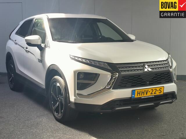 Mitsubishi ECLIPSE Cross 2.4 PHEV Intense uit 2022 Rijklaar + 12 maanden Bovag-garantie Henk Jongen Auto's in Helmond, al 50 jaar service zoals 't hoort!