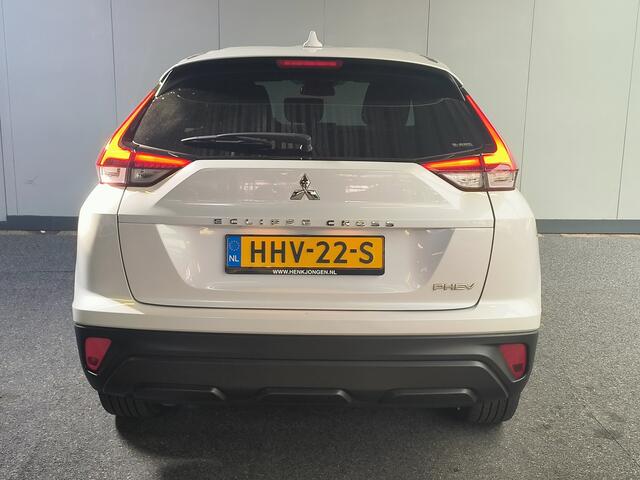 Mitsubishi ECLIPSE Cross 2.4 PHEV Intense uit 2022 Rijklaar + 12 maanden Bovag-garantie Henk Jongen Auto's in Helmond, al 50 jaar service zoals 't hoort!
