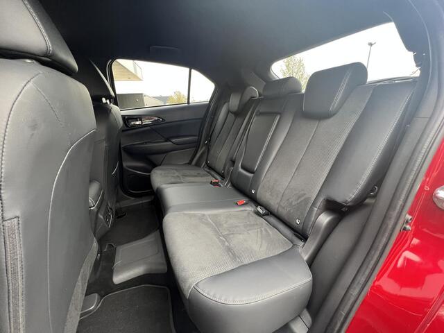 Mitsubishi ECLIPSE Cross 2.4 PHEV Executive | Stoel- en stuurverwarming | Adaptieve Cruise Control | Navigatie |