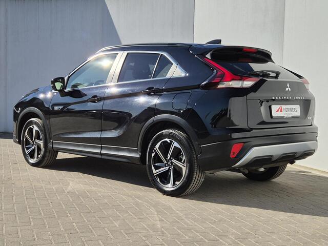 Mitsubishi ECLIPSE Cross 2.4 PHEV Intense+ Automaat / HUD / Trekgewicht 1500 kg / Navigatie via Apple Carplay of Android Auto / Achteruitrijcamera / Stoelverwarming / Cruise control /