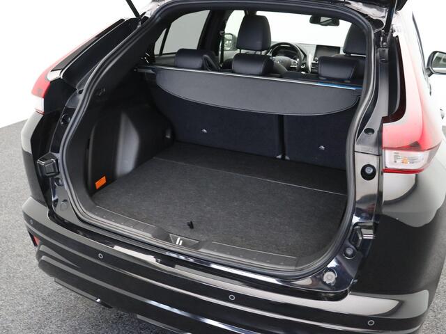 Mitsubishi ECLIPSE Cross 2.4 PHEV Instyle | 1500kg Trekvermogen | Schuif/Kantel Dak | Stoel en Stuur verwarming | Adaptieve Cruise Control | Lederen bekleding |