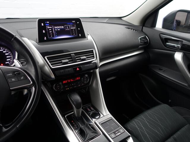 Mitsubishi ECLIPSE Cross 1.5 DI-T Intense+ Aut- Xenon Led, Camera, Stoelverwarming, Lane Assist, Carbon, Privacy Glass