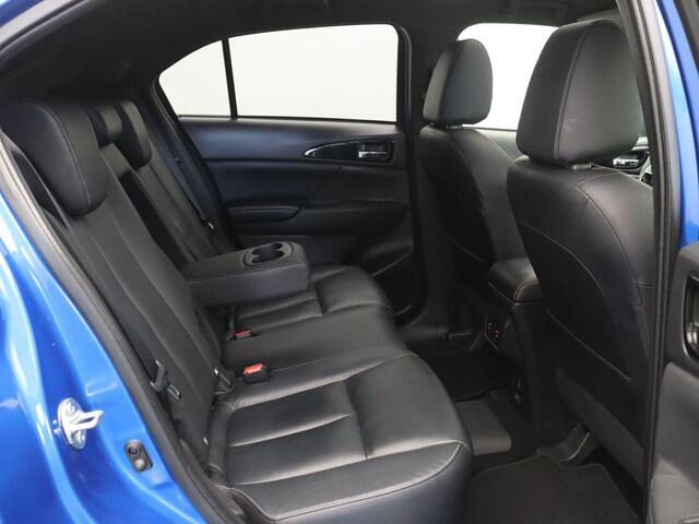 Mitsubishi ECLIPSE Cross 2.4 PHEV Instyle | Panorama dak | Stoel & Stuur verwarming | Lederen bekleding |
