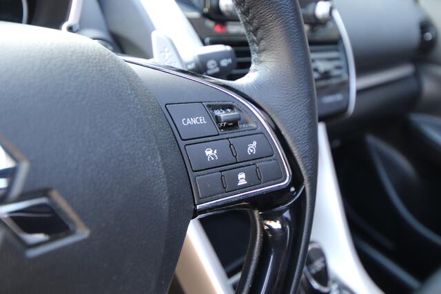 Mitsubishi ECLIPSE Cross 2.4 PHEV Instyle Pano, Leder, Dealer O.H.