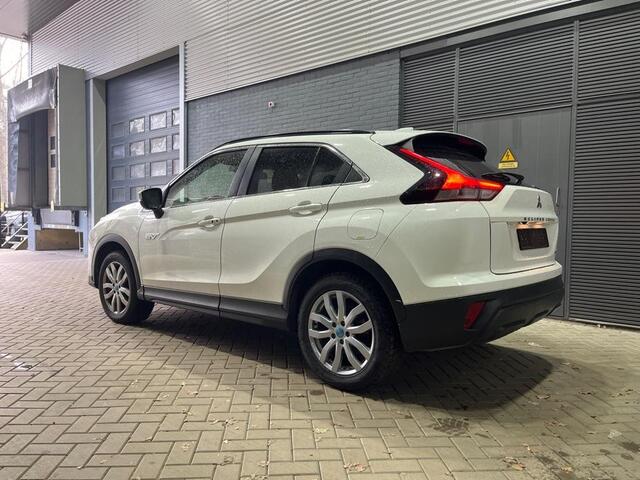 Mitsubishi ECLIPSE Cross 2.4 PHEV Intense | Stoelverwarming | Camera | Getint Glas | Apple Carplay