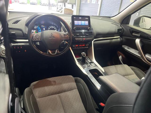 Mitsubishi ECLIPSE Cross 2.4 PHEV Intense | Stoelverwarming | Camera | Getint Glas | Apple Carplay