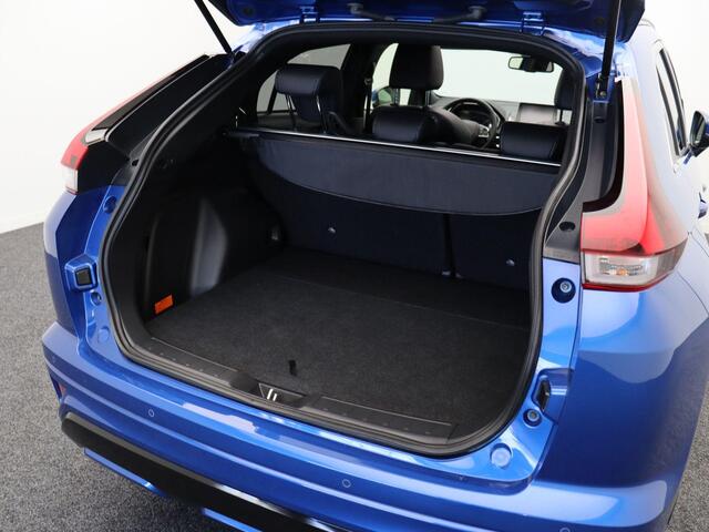 Mitsubishi ECLIPSE Cross 2.4 PHEV Instyle | 1500kg Trekvermogen | Schuif/Kantel Dak | Stoel en Stuur verwarming | Adaptieve Cruise Control | Lederen bekleding |