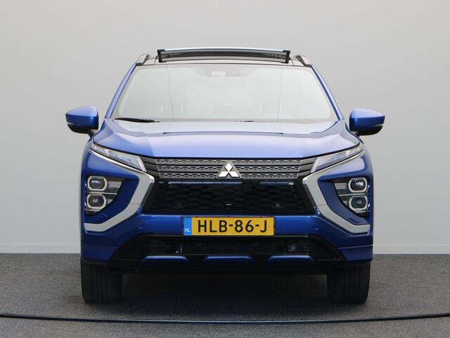 Mitsubishi ECLIPSE Cross 2.4 PHEV Instyle | 1500kg Trekvermogen | Schuif/Kantel Dak | Stoel en Stuur verwarming | Adaptieve Cruise Control | Lederen bekleding |