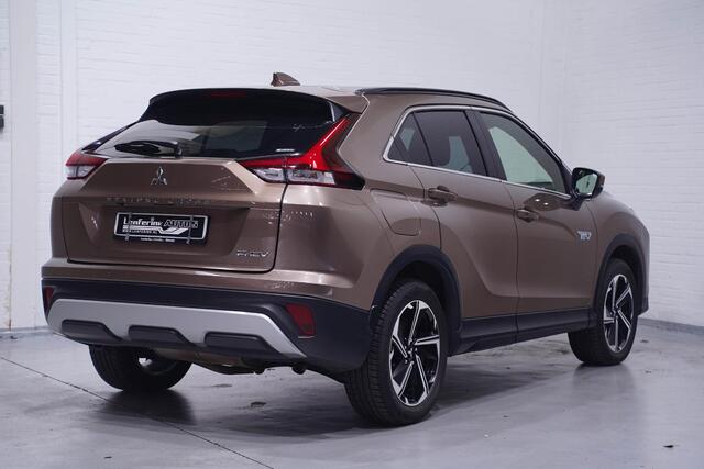 Mitsubishi ECLIPSE Cross 2.4 PHEV Intense+ Navi Camera Leder/alcantara Pdc Stoelverwarming