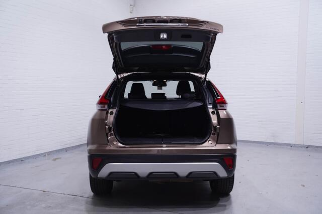 Mitsubishi ECLIPSE Cross 2.4 PHEV Intense+ Navi Camera Leder/alcantara Pdc Stoelverwarming