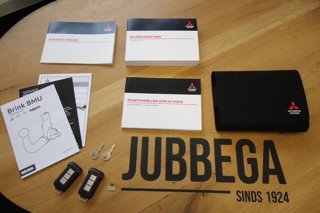 Mitsubishi ECLIPSE Cross 2.4 PHEV Business Executive Trekh, NL-Auto, Adaptive Cruise, Red Diamond
