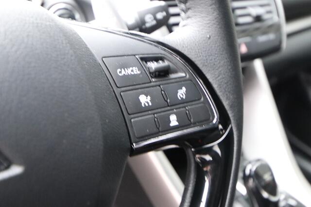 Mitsubishi ECLIPSE Cross 2.4 PHEV Business Executive Trekh, NL-Auto, Adaptive Cruise, Red Diamond